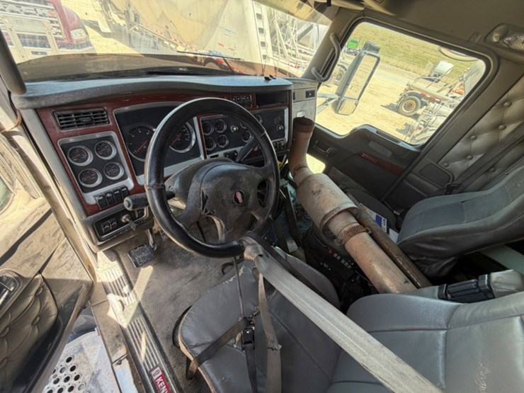kenworth-t600-image-12