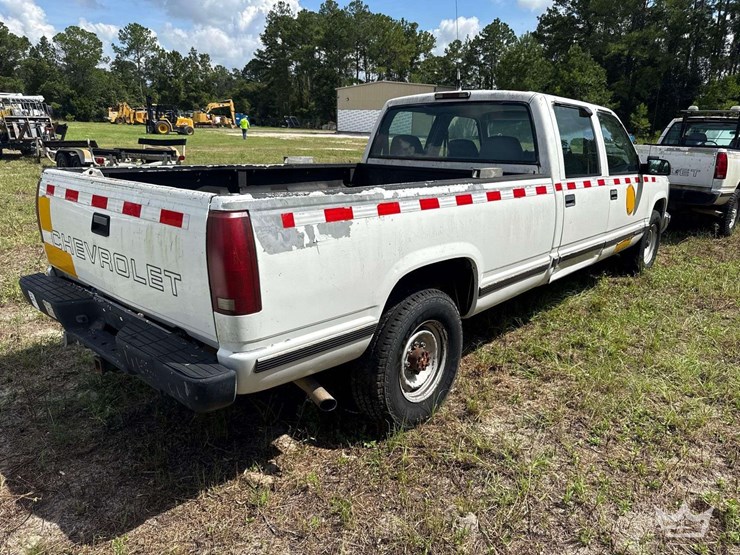 2000-chevrolet-3500-image-3