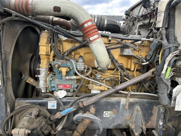 2001-peterbilt-357-image-43