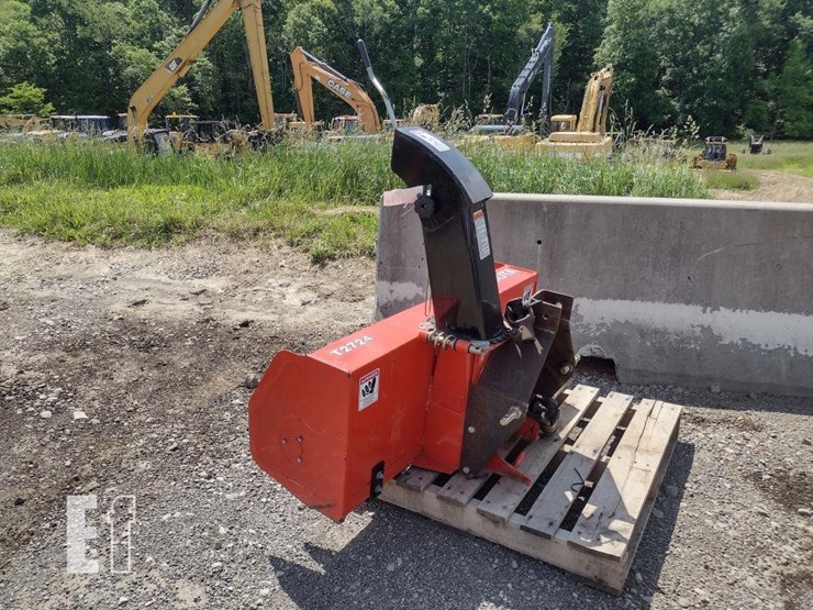 kubota-t2724-image-12