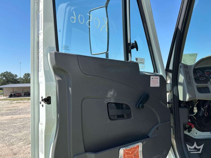 2010-international-durastar-4300-image-10