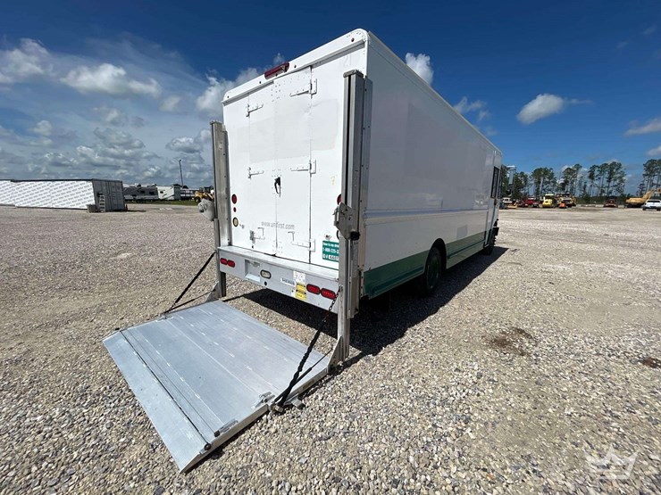 2012-workhorse-w62-image-3