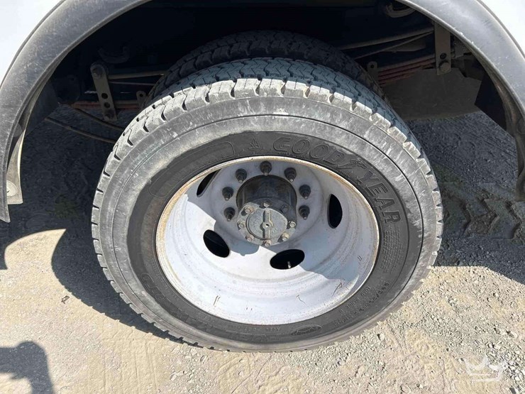 2017-ford-f550-image-39