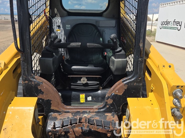 2023-caterpillar-259d3-image-41