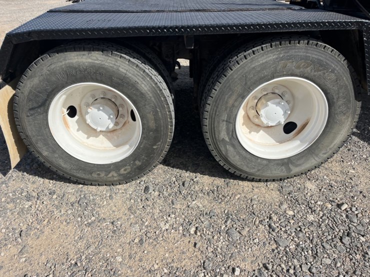 2002-mack-ch613-image-14