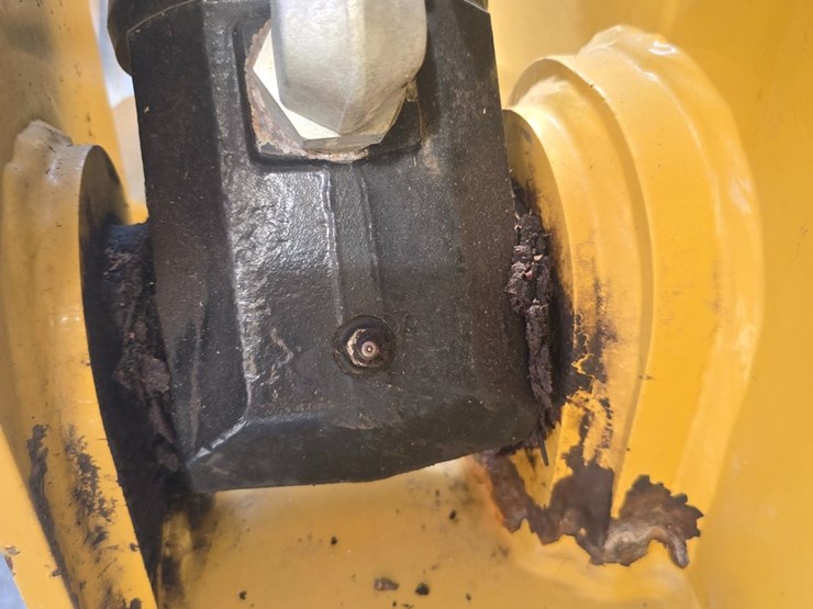 2016-caterpillar-930m-image-40