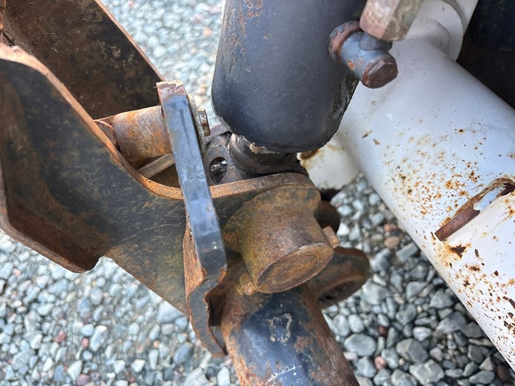 2019-bobcat-t595-image-31