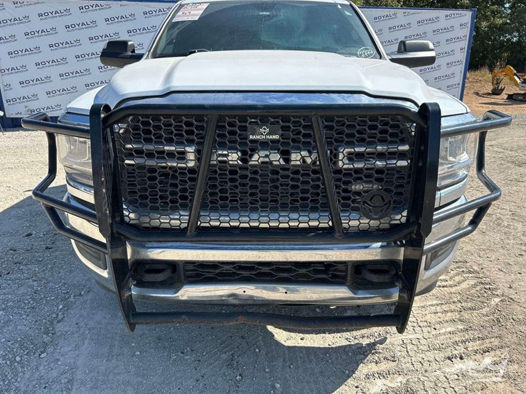 2022-dodge-2500-image-30