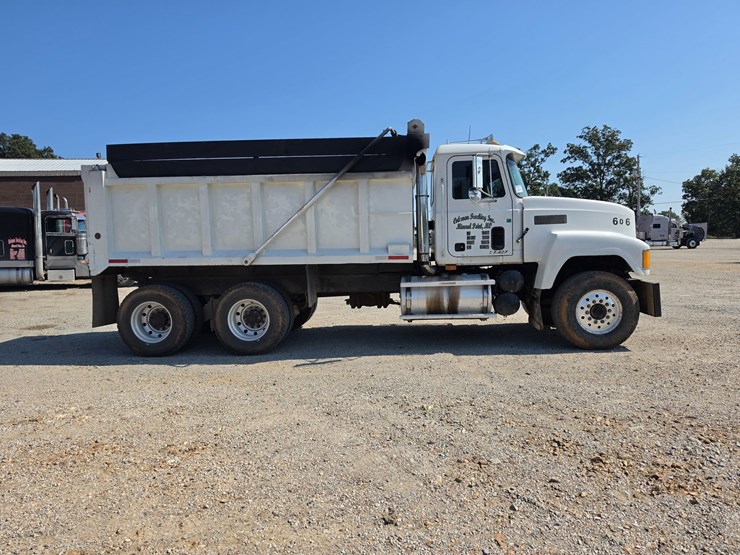 1996-mack-ch600-image-13