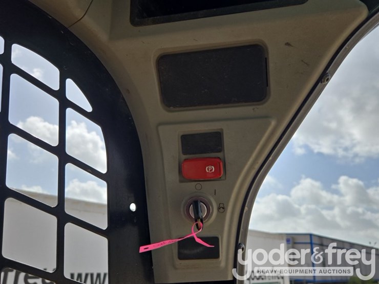 2019-caterpillar-259d3-image-45