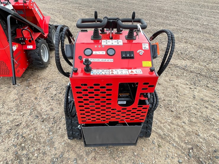 #5516-•-2026-agt-skid-steer-loader-image-4