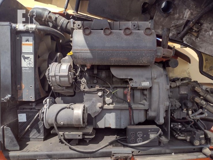 2005-jlg-600a-image-11