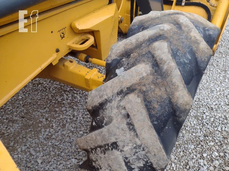 deere-410l-image-28