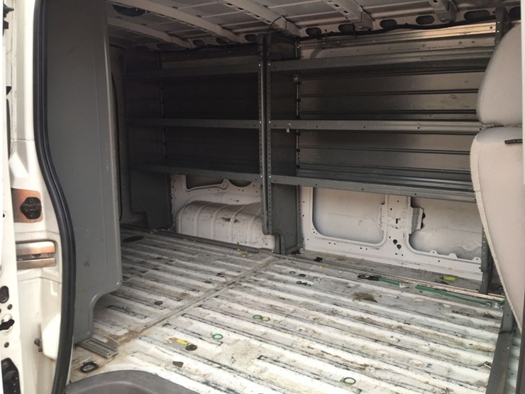 2021-nissan-nv2500-image-14