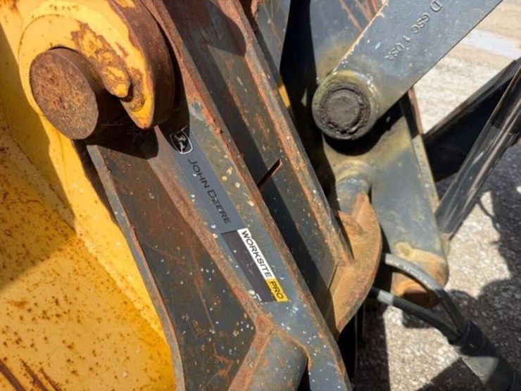 2011-deere-310sj-image-28
