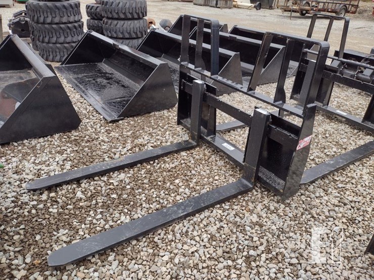 48-in-kivel-4200-lb-step-thru-pallet-forks-image-2