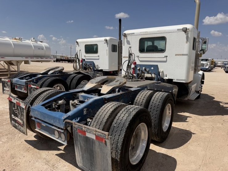 2013-peterbilt-367-image-6
