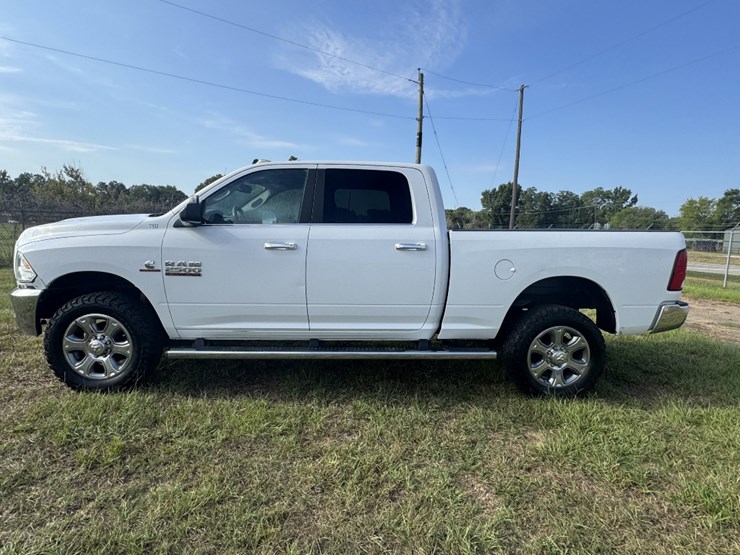 2018-dodge-2500-image-8