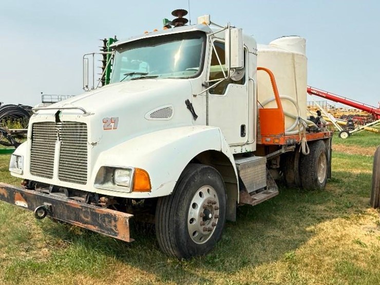 2004-kenworth-t300-image-2