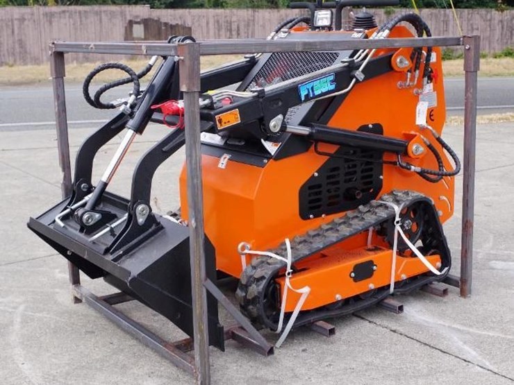 2026-future-ft36c-stand-on-mini-skid-steer-loader,-6"-track-belts,-38"-bucket,-unused-image-1