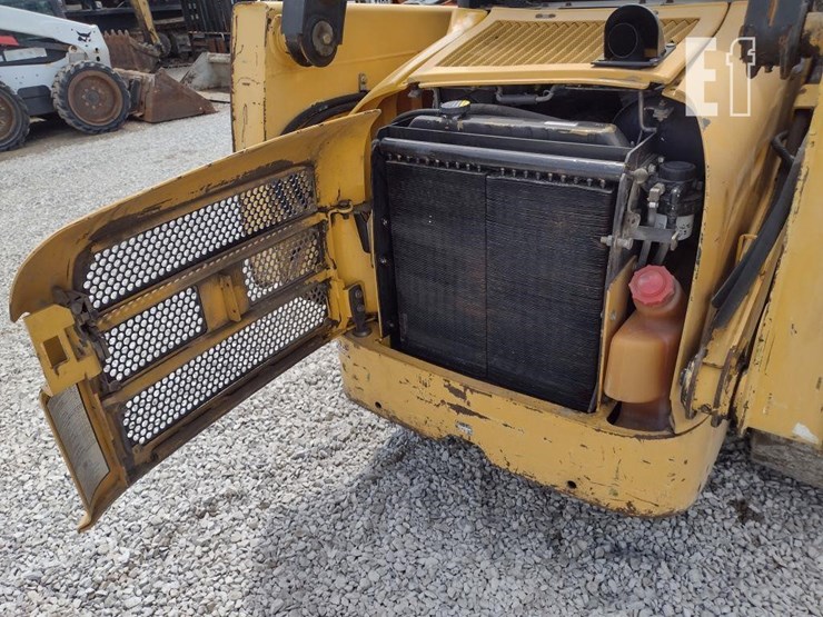 2002-deere-250-image-23