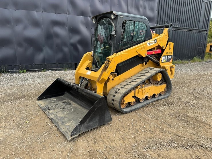 2017-caterpillar-259d-image-2