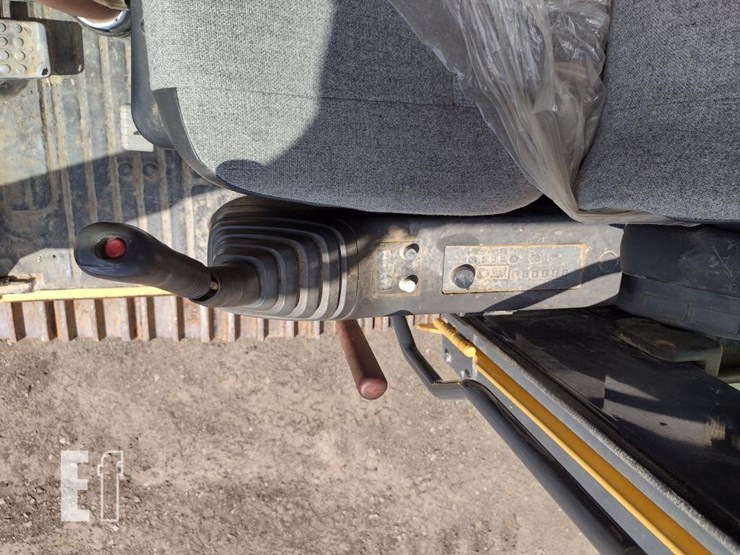 deere-270c-lc-image-9