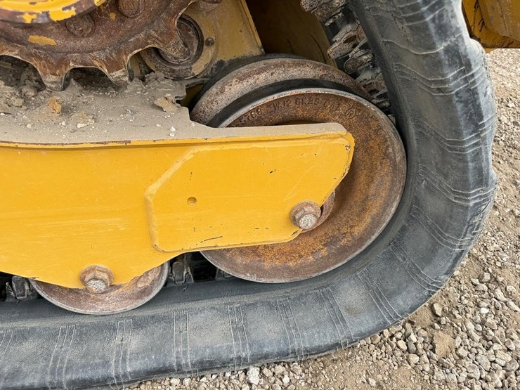 2017-caterpillar-259d-image-16