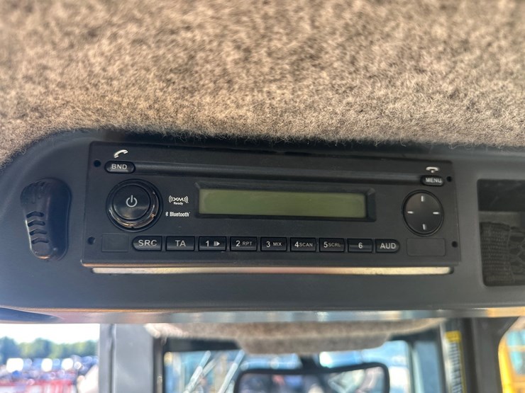 deere-1050k-image-60