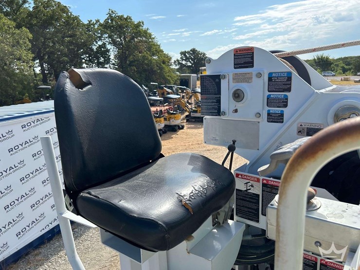 2019-freightliner-m2-106-image-34