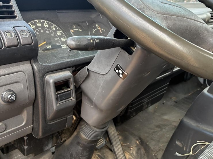 2001-chevrolet-350-image-7