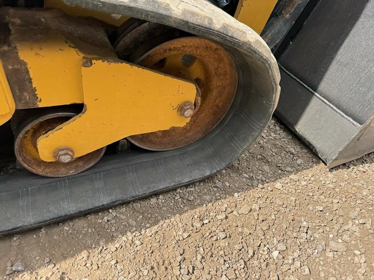 2017-caterpillar-259d-image-22