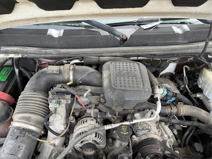 2010-chevrolet-3500-image-10