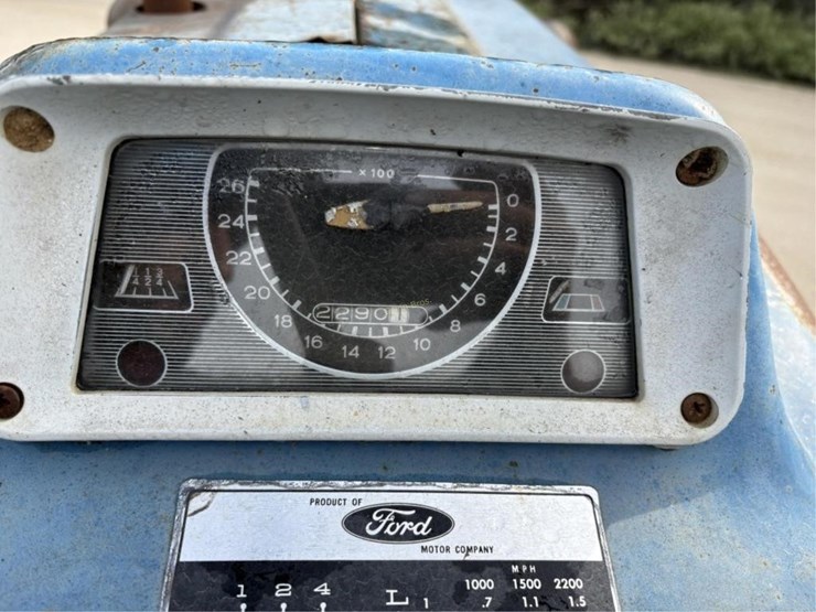 1968-ford-4000-image-6