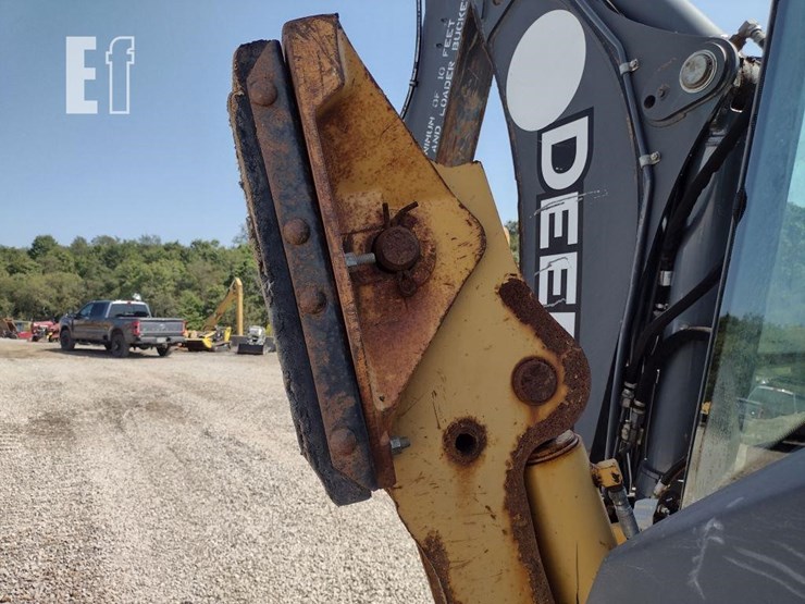 2010-deere-310sj-image-37