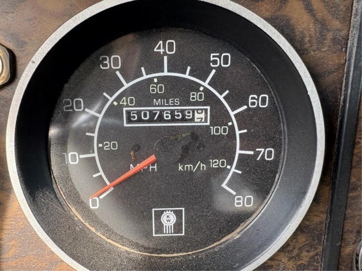 1998-kenworth-t800-image-10