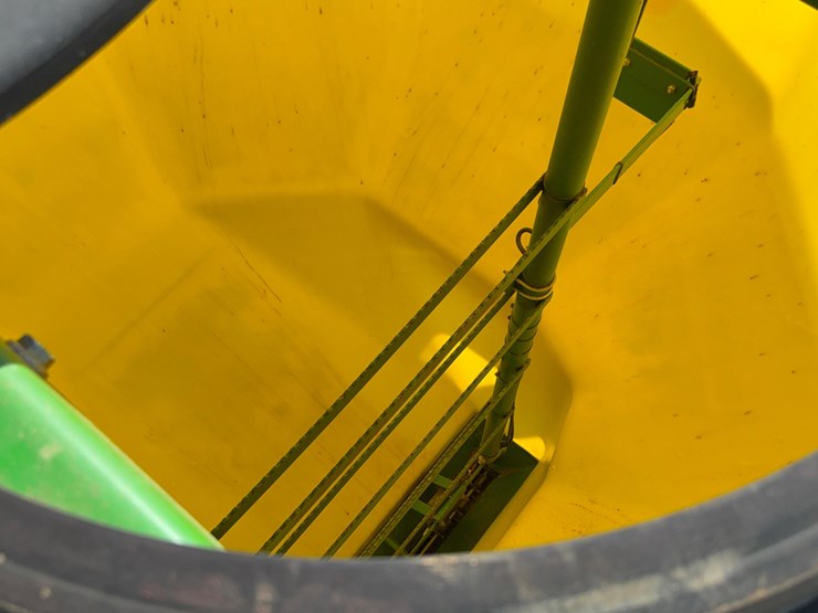 john-deere-1820-image-18