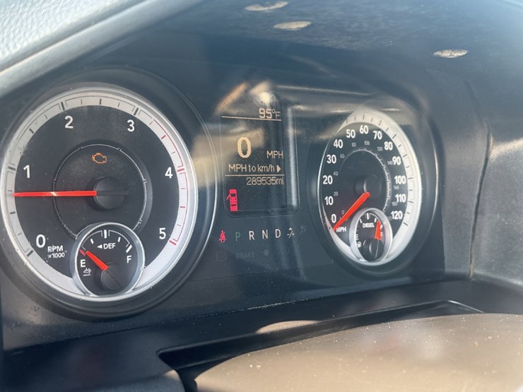 2013-dodge-3500hd-image-10