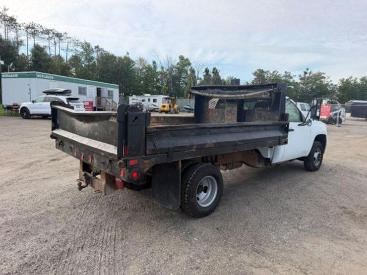 2007-gmc-sierra-3500-image-3