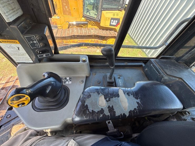 komatsu-d61pxi-image-21