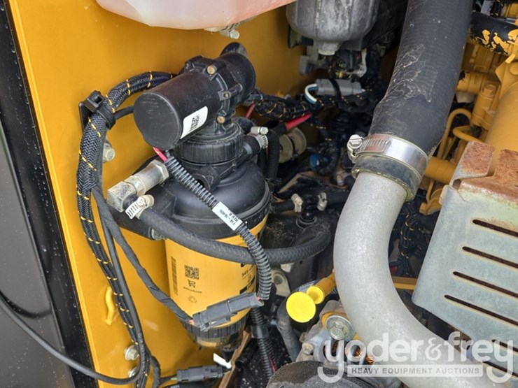 2023-caterpillar-259d3-image-30