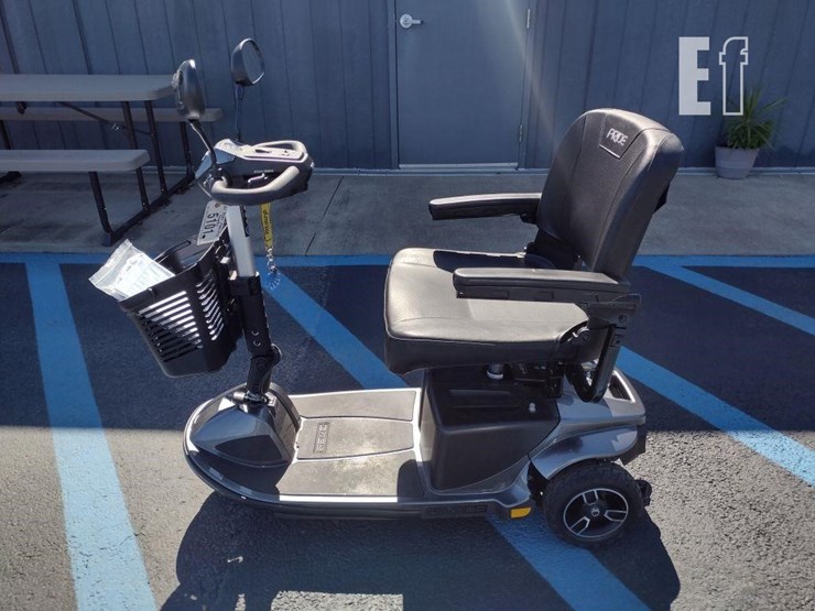 21-pride-mobility-scooter^book^-image-1