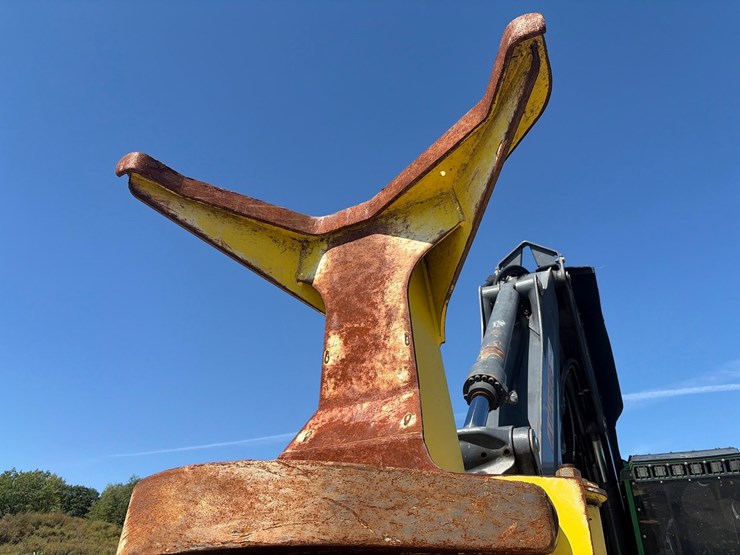 2015-deere-853m-image-15