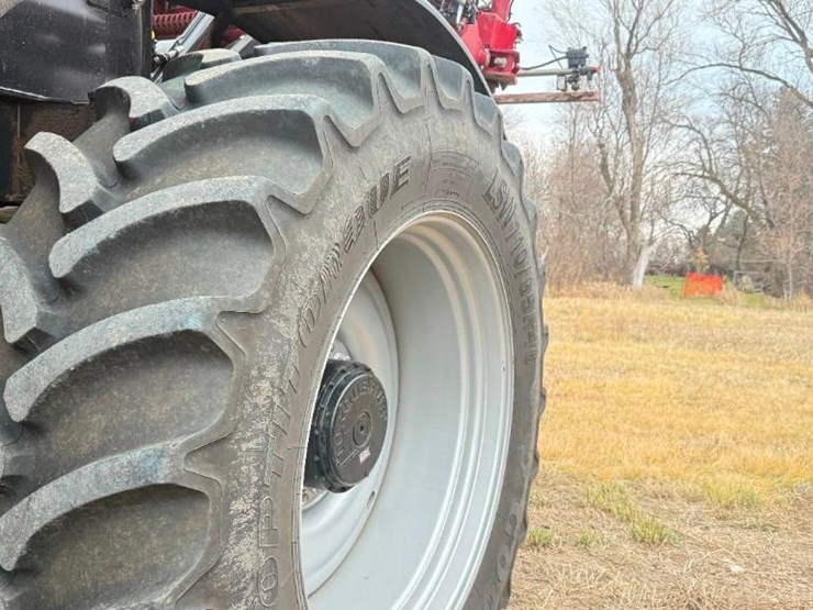 2024-case-ih-trident-5550-image-11