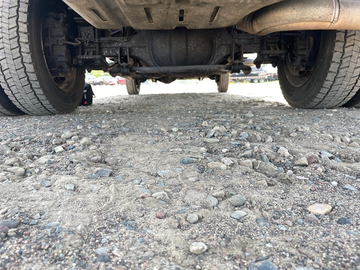 #1485-•-2016-ram-5500-flatbed-truck-(has-mn-salvage-title)-image-53