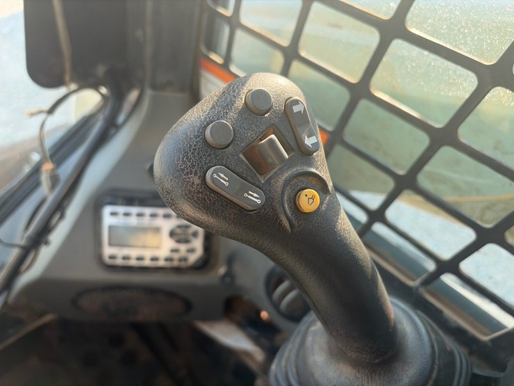 2018-bobcat-t770-image-23