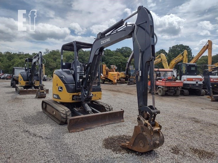 2021-deere-35g-image-38