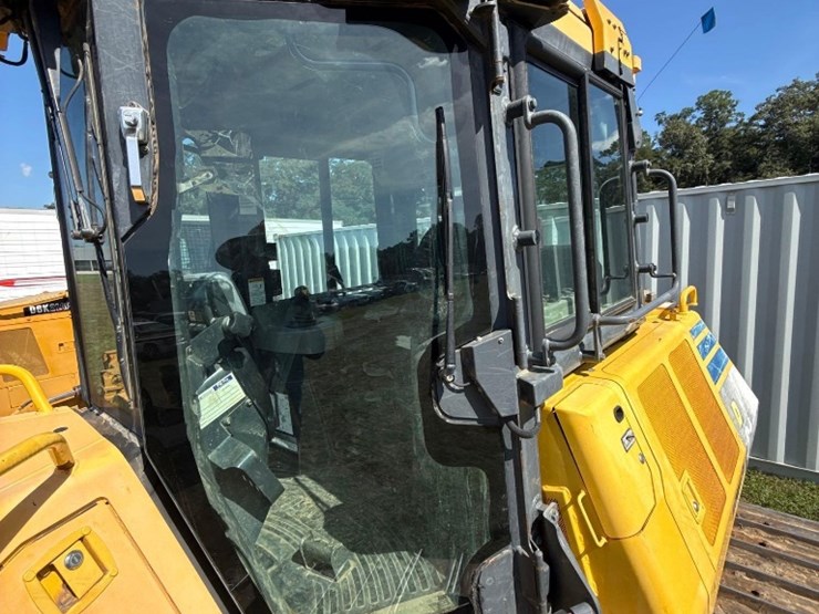 komatsu-d61pxi-image-15