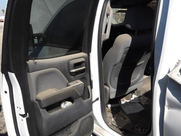 2015-gmc-sierra-3500-image-28