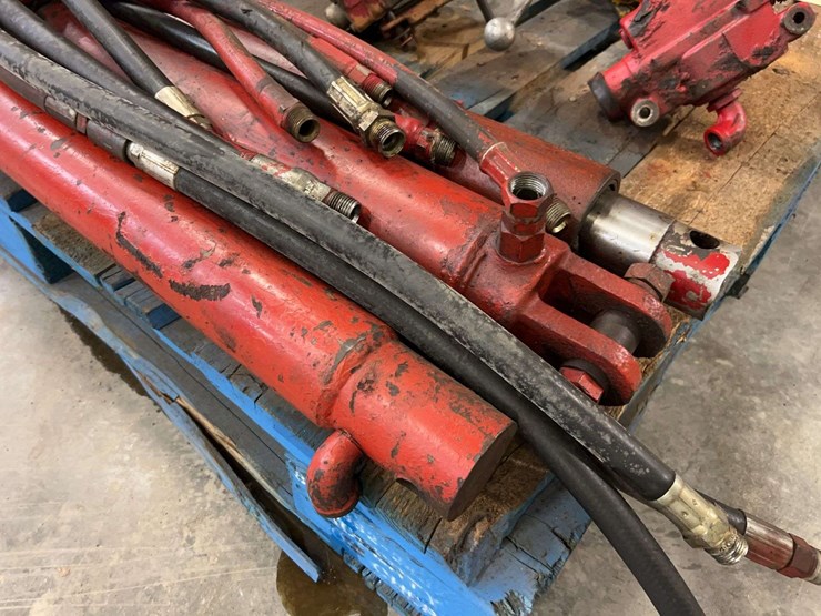 international-harvester-hydraulic-cylinders-and-parts-image-8